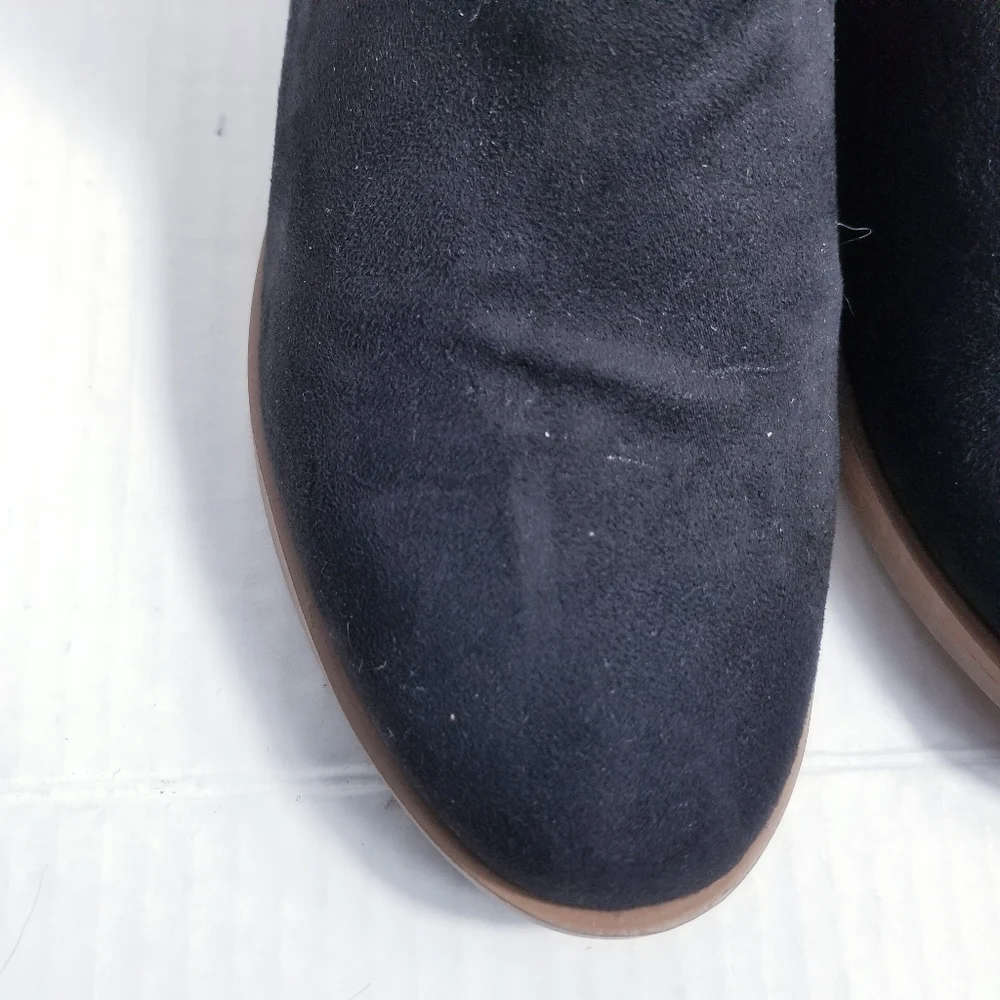 TIME AND TRU BLACK HEELED ANKLE BOOTS WITH BROWN SOLES SIZE 7